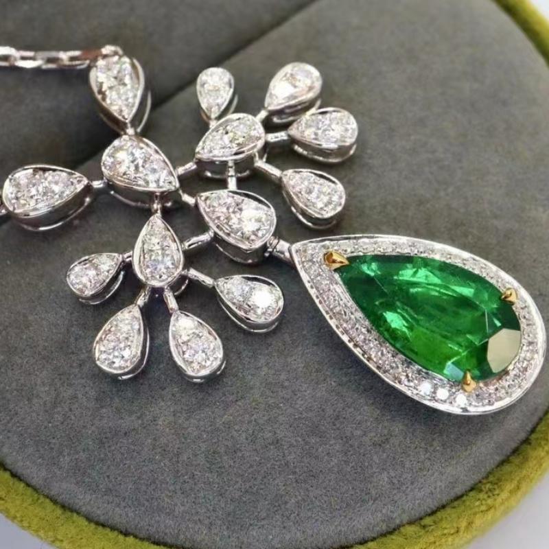 Neues Design Private Custom 18K Gold mit 2.00ct Emerald Halskette mit Gildeninspektionszertifikat